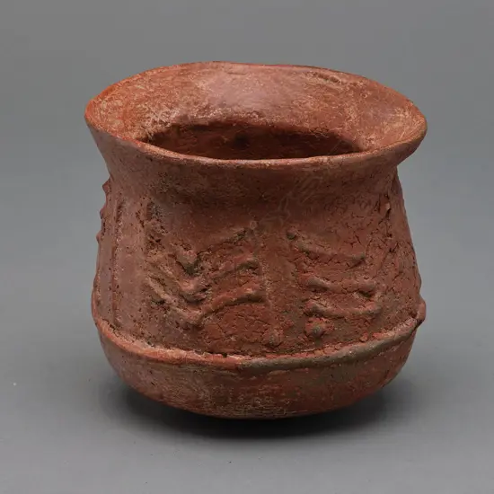 Papua New Guinean earthenware cooking pot,